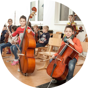 Das Projekt Klassenstreicher ermöglicht Grundschülern Zugang zu Musik und Kultur.