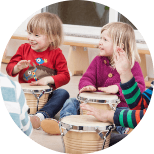 Das Projekt Kindermusikanten ermöglicht Kindern eines Kindergartens Zugang zu Musik
